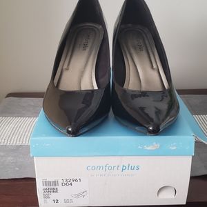 Predictions Size 12 Black heels